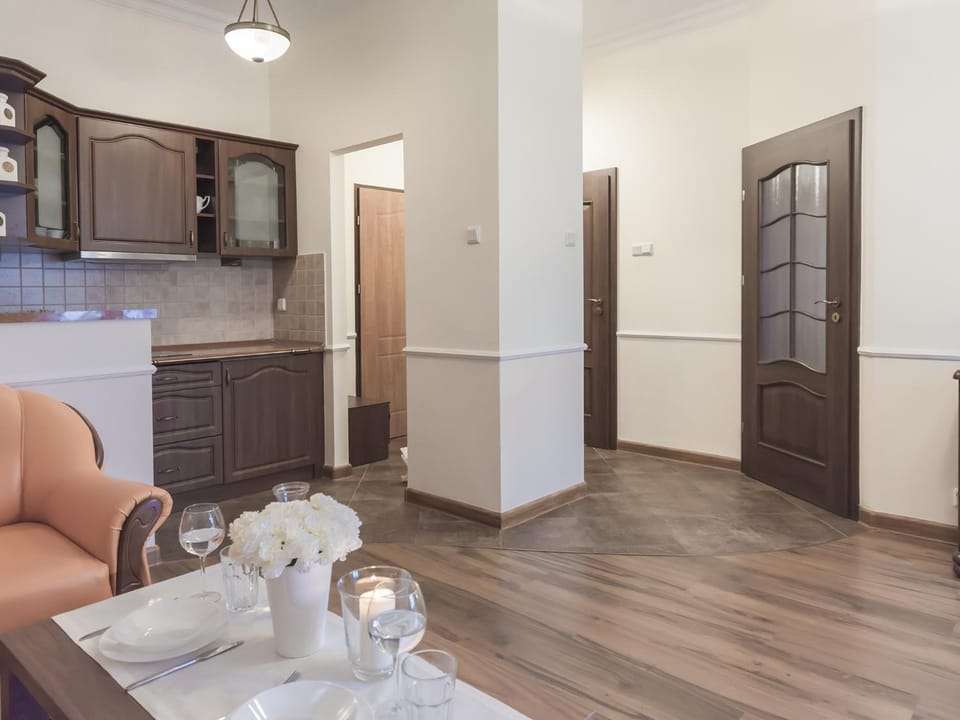 Kitchen or kitchenette, Living room