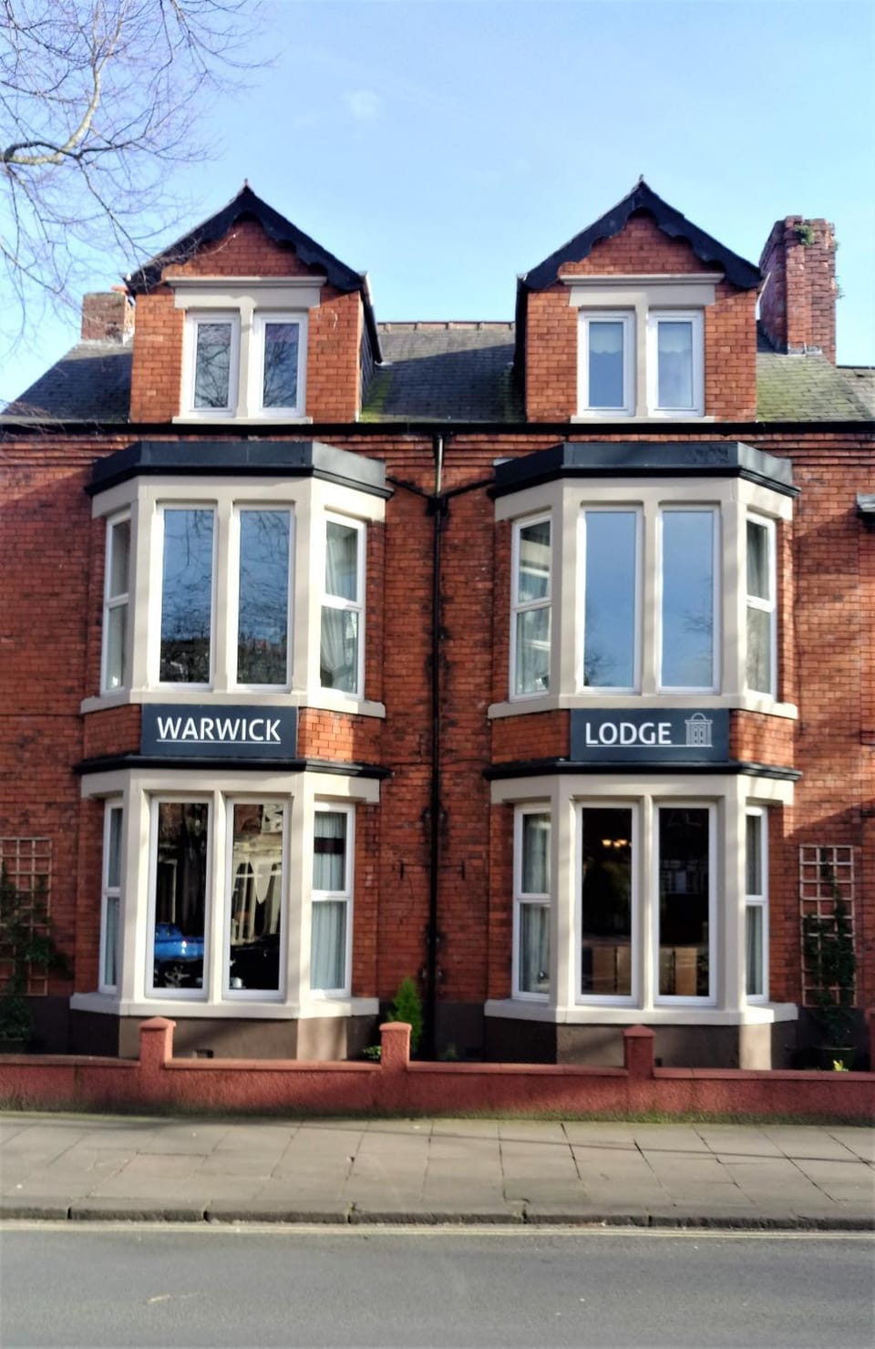 Property building, Facade/entrance