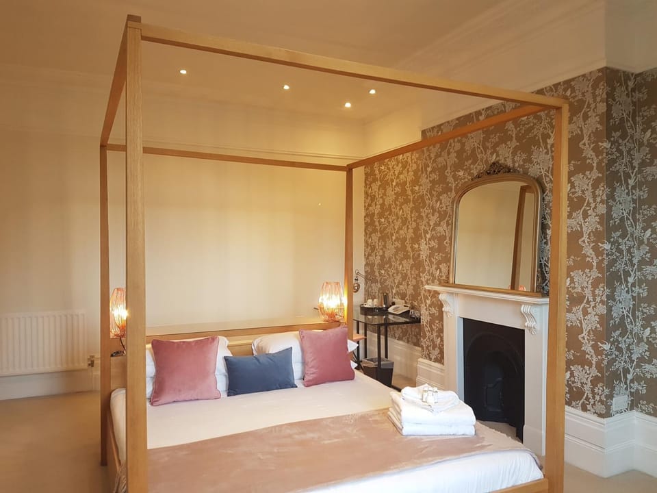 Bed, Photo of the whole room