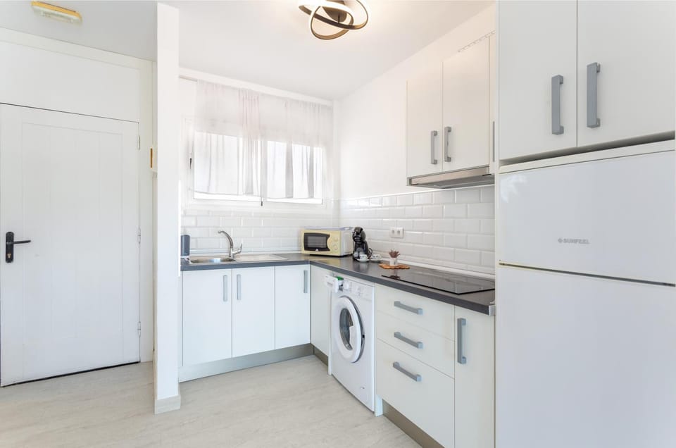 Kitchen or kitchenette, Living room