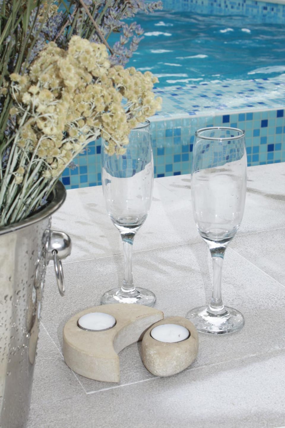 BBQ facilities, Garden, Balcony/Terrace, Decorative detail, Beach, Swimming pool
