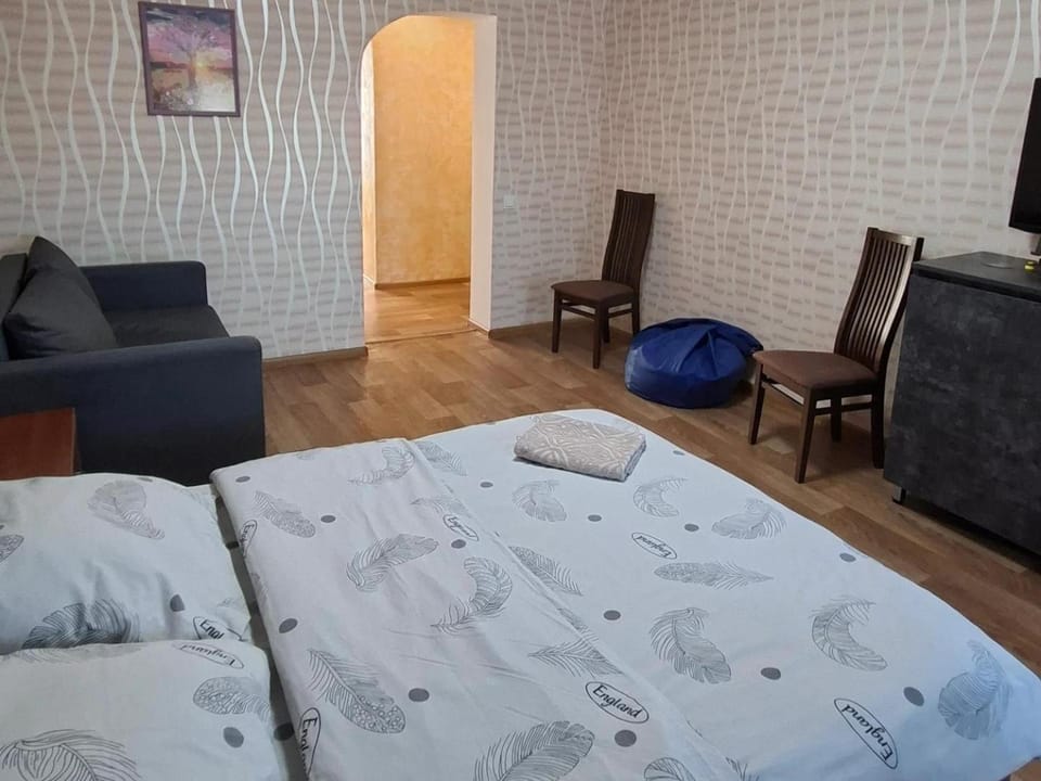 Сонячна галерея, 2-га міська лікарня Apartment in Dnipropetrovsk Oblast