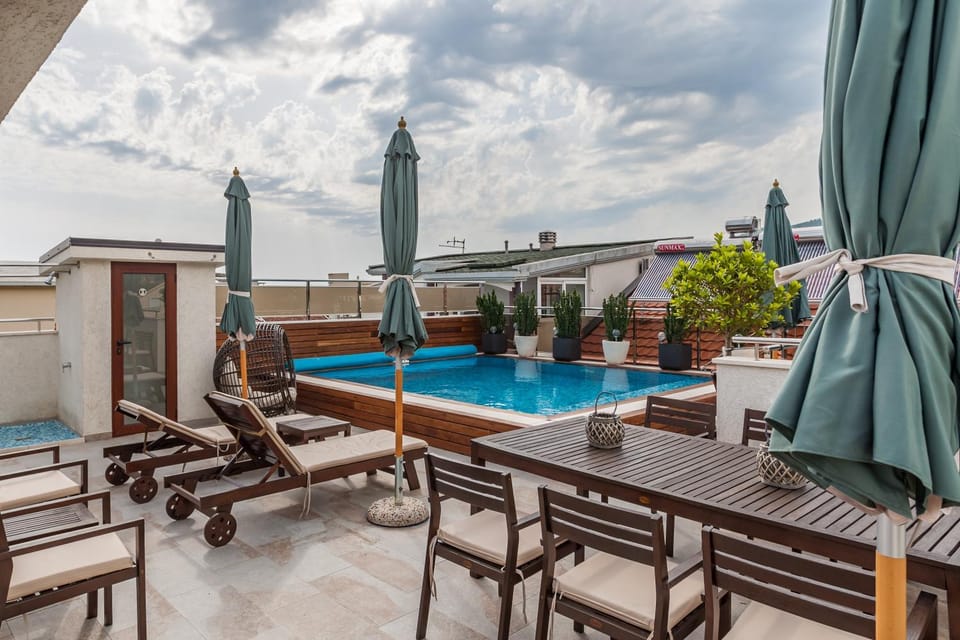 Pool view, Swimming pool, Swimming pool