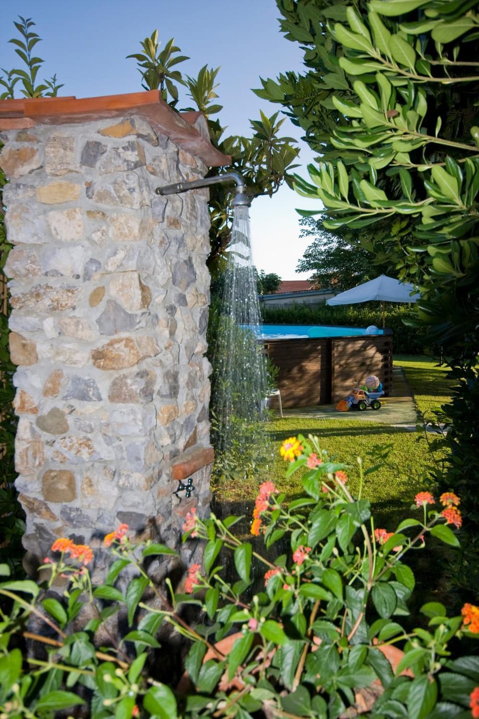 Garden, Decorative detail, Garden view