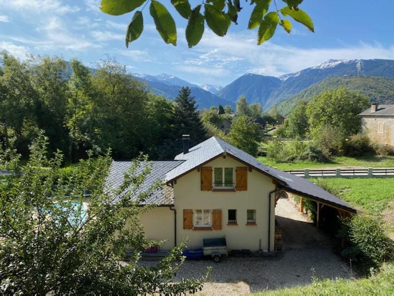 Property building, Mountain view, Swimming pool