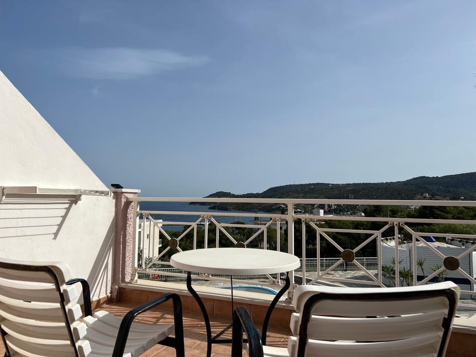 Natural landscape, View (from property/room), Balcony/Terrace, Mountain view, Sea view