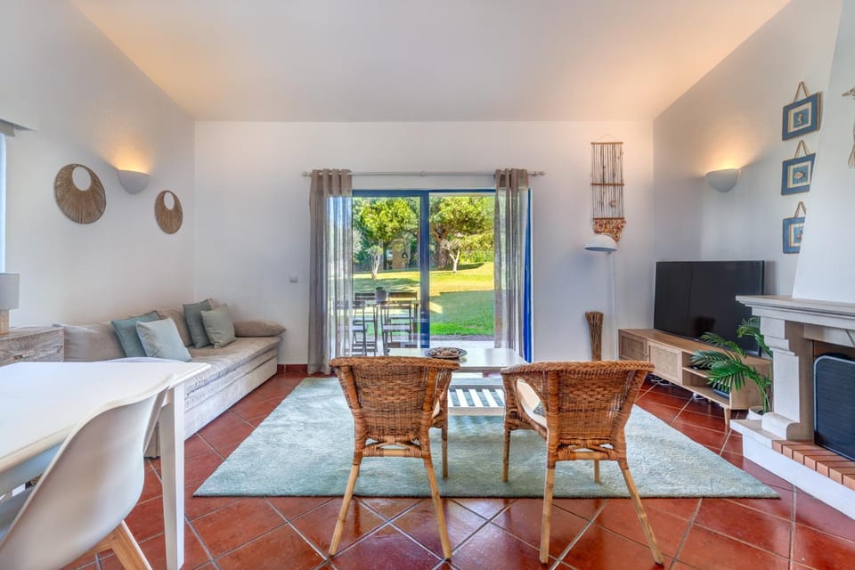 PARAISO DE ALVOR - A true paradise in an amazing nature place with direct access to the pool - Peace and relax - next to Alvor Village and the beach House in Alvor