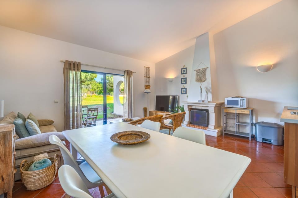 PARAISO DE ALVOR - A true paradise in an amazing nature place with direct access to the pool - Peace and relax - next to Alvor Village and the beach House in Alvor