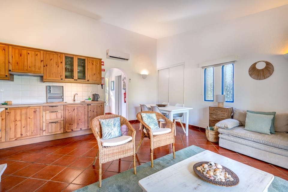 PARAISO DE ALVOR - A true paradise in an amazing nature place with direct access to the pool - Peace and relax - next to Alvor Village and the beach House in Alvor