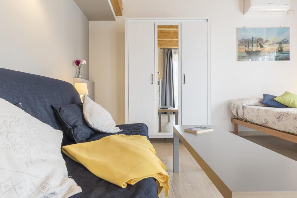 Living room, Bedroom