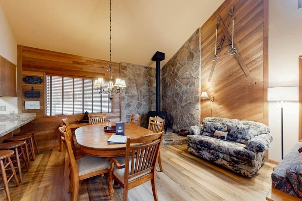 Otter Lane 12 | Discover Sunriver House in Sunriver