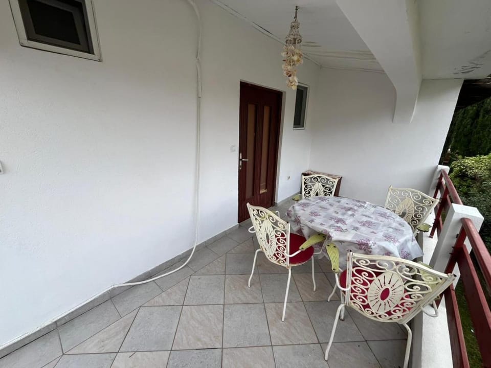 Patio, Day, Balcony/Terrace, Seating area, Dining area