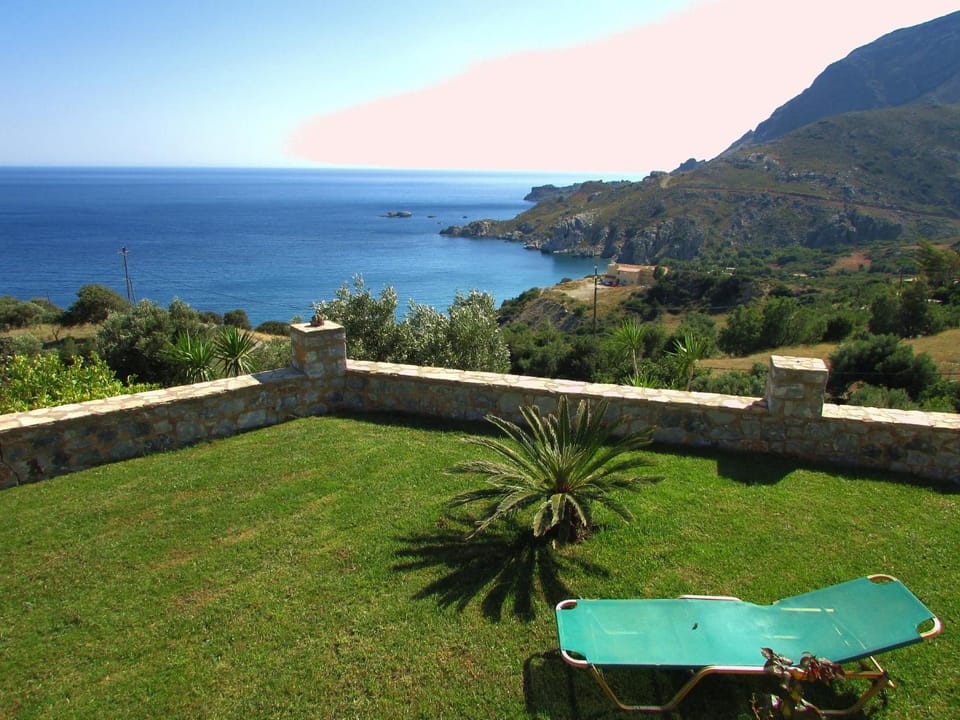 Property building, Garden, View (from property/room), Garden view, Landmark view, Mountain view, Sea view
