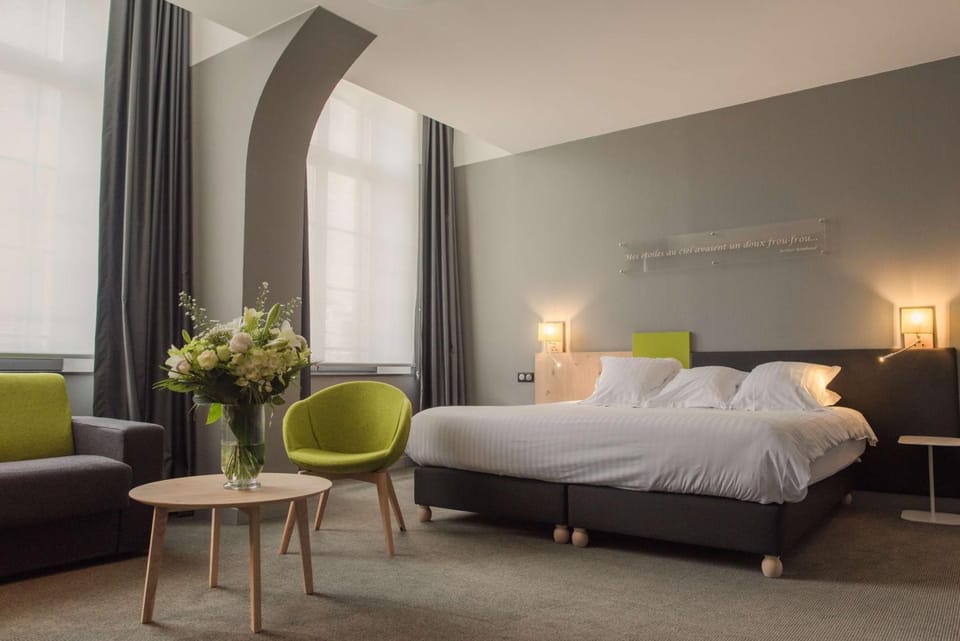 Photo of the whole room, On site