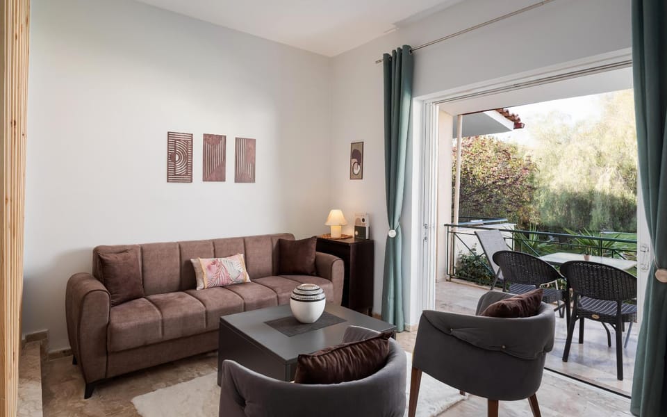 View (from property/room), Living room, Seating area