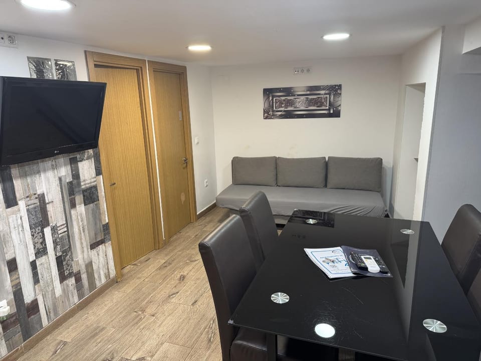 Communal lounge/ TV room, Living room
