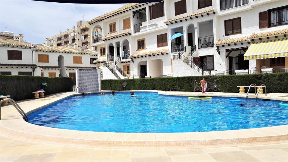 Property building, Swimming pool, Swimming pool