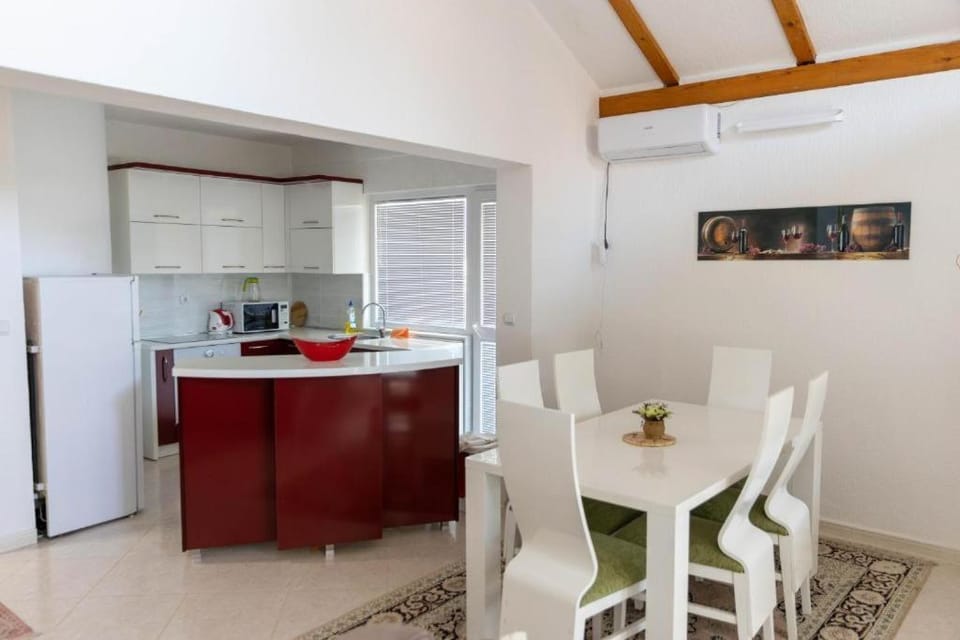 Guest House Aldin Bed and Breakfast in Ulcinj Municipality