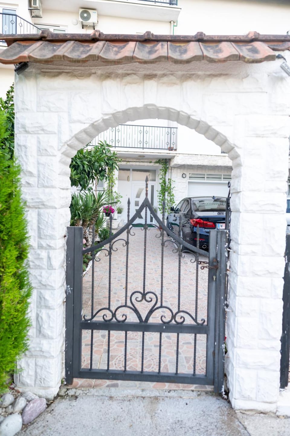 Facade/entrance