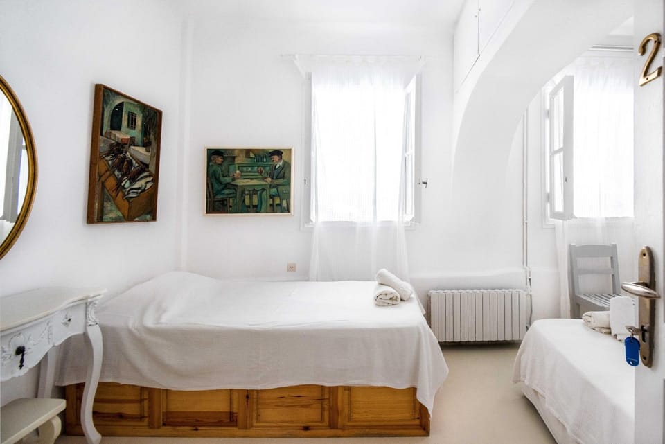 Bed, Photo of the whole room