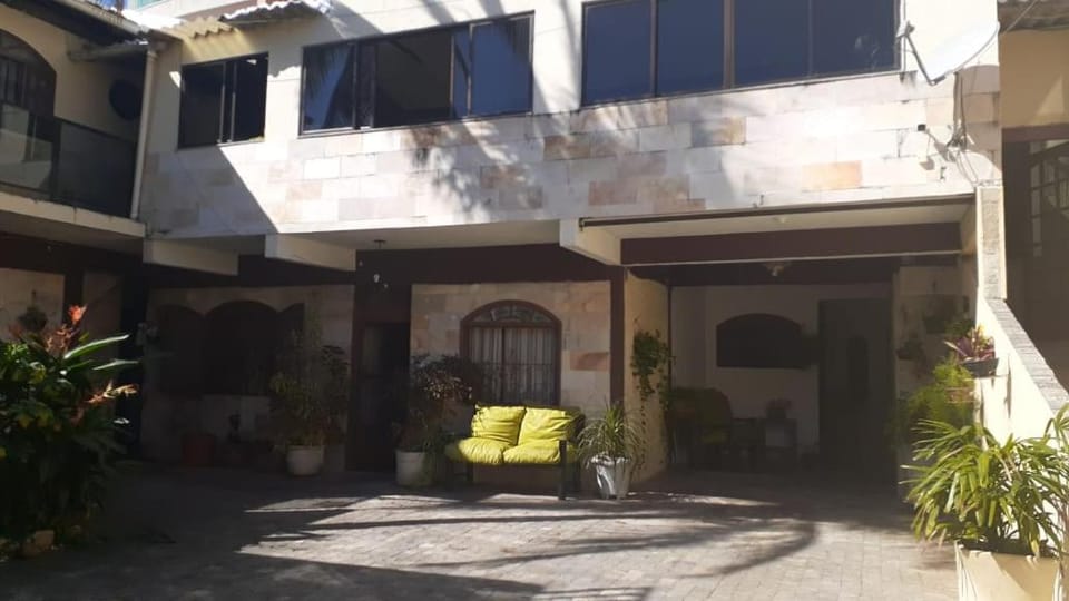 Suítes Tropicana guesthouse Bed and Breakfast in Cabo Frio