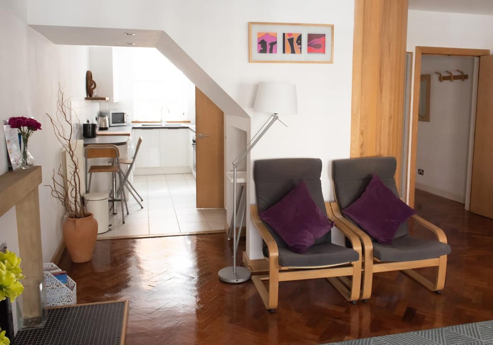 Kitchen or kitchenette, Living room, Seating area