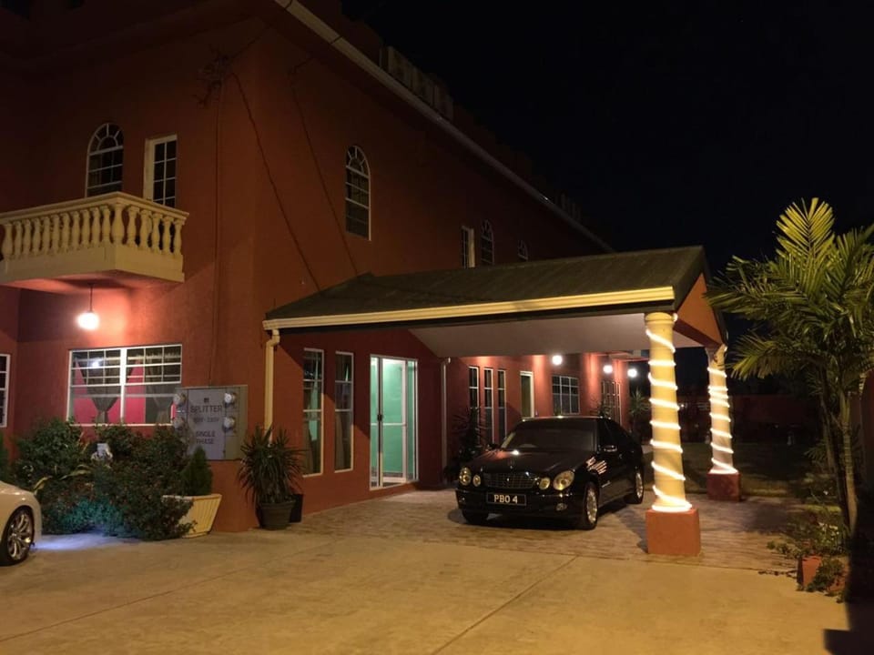 Montecristo Inn Inn in Trinidad and Tobago