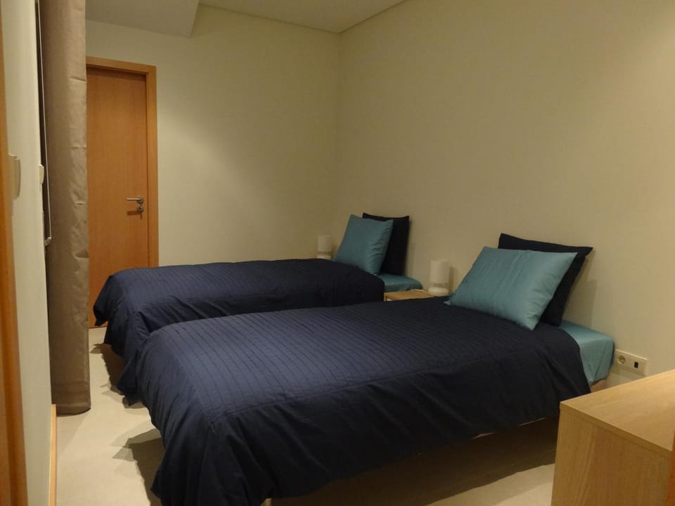 Bed, Bedroom, air conditioner