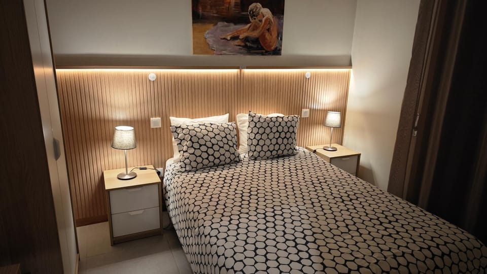 Bed, Bedroom, air conditioner