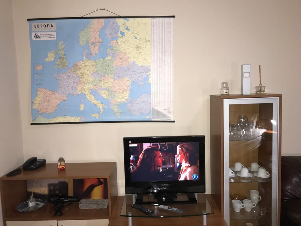 Communal lounge/ TV room