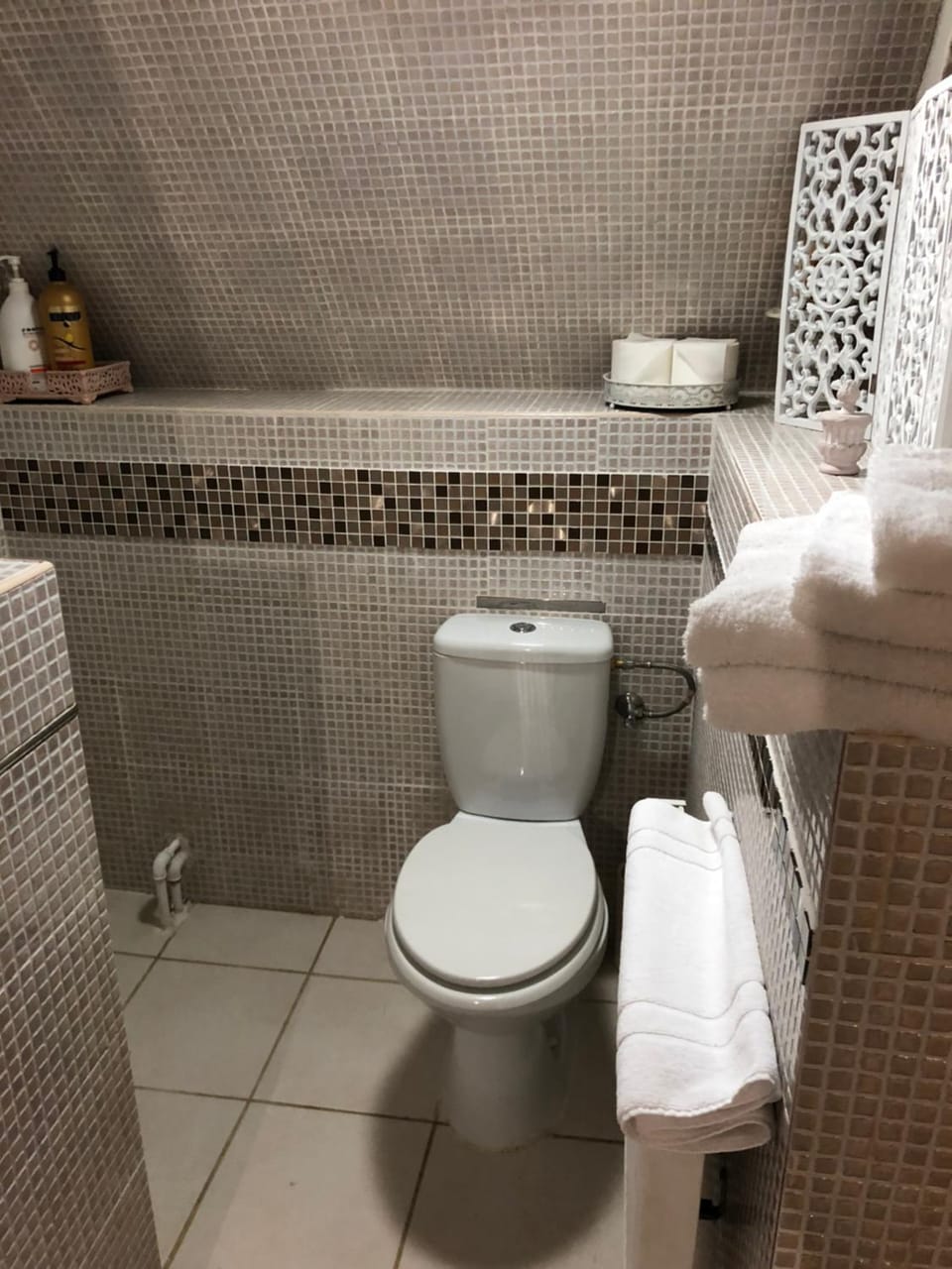 Bathroom, Other, Decorative detail