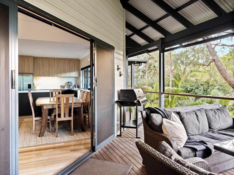 BBQ facilities, Balcony/Terrace, Seating area, Garden view