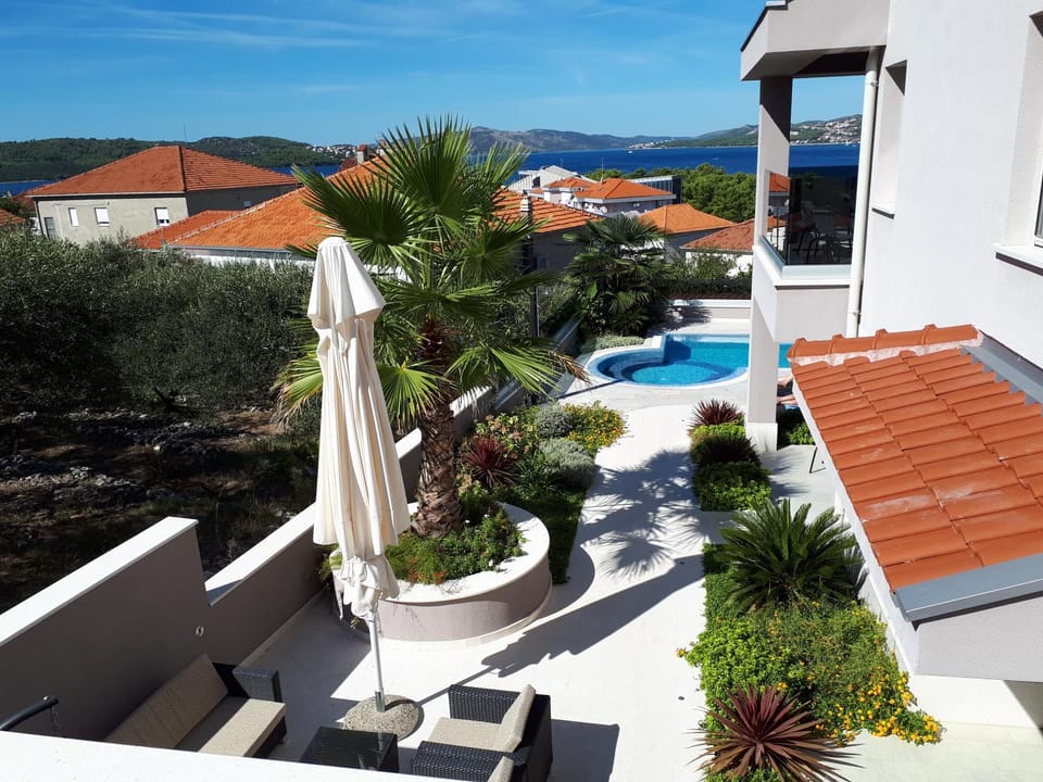 Patio, Natural landscape