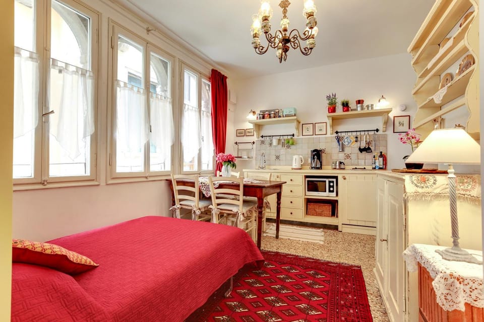 Bed, Kitchen or kitchenette, Seating area, Dining area, Area and facilities