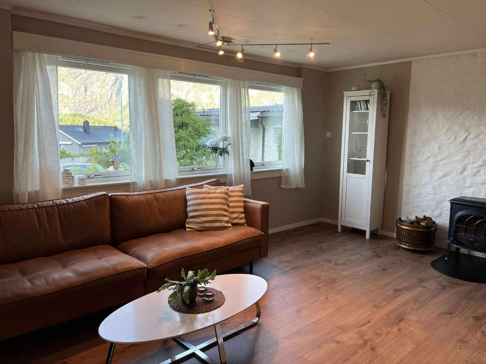Living room, fireplace