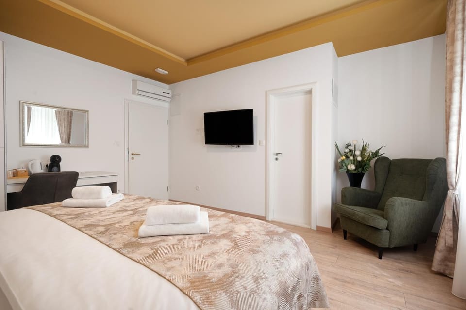 Luxury Rooms Floramye Bed and Breakfast in Split