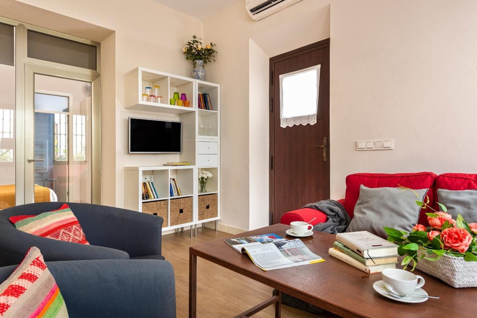 TV and multimedia, Living room, Seating area