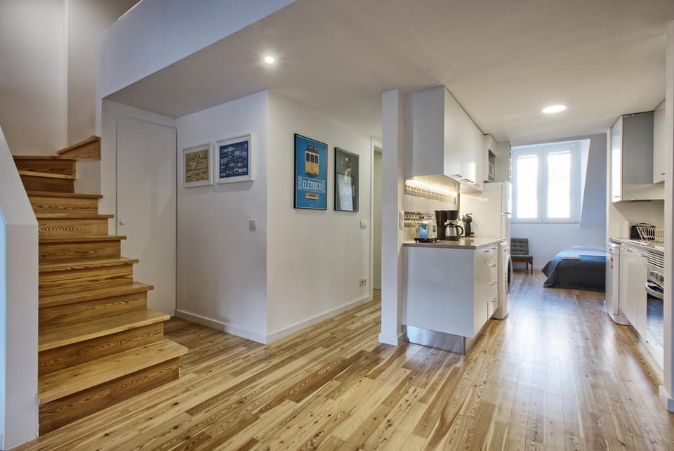 Kitchen or kitchenette, Seating area, Dining area