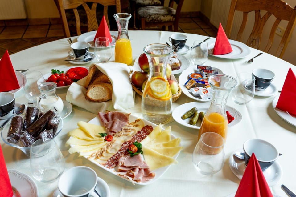Food and drinks, Food, Breakfast, Continental breakfast, Drinks