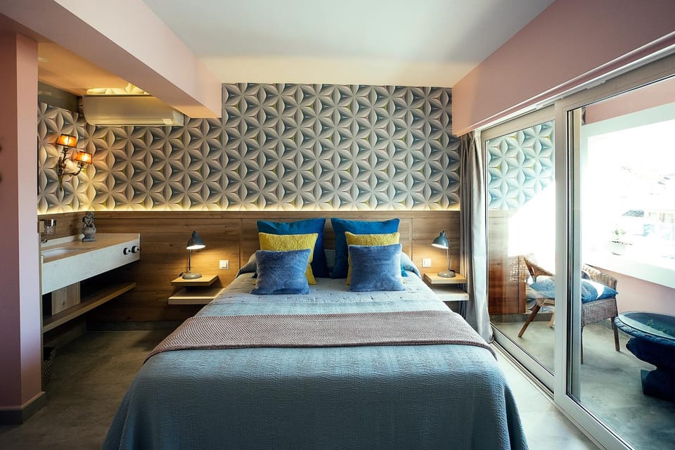 Day, Balcony/Terrace, Other, Photo of the whole room, Decorative detail, Bedroom