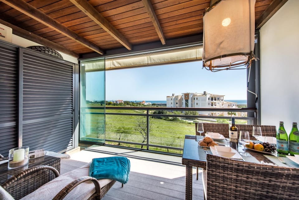 Balcony/Terrace, Balcony/Terrace, Seating area, Sea view, Sea view, sunbed