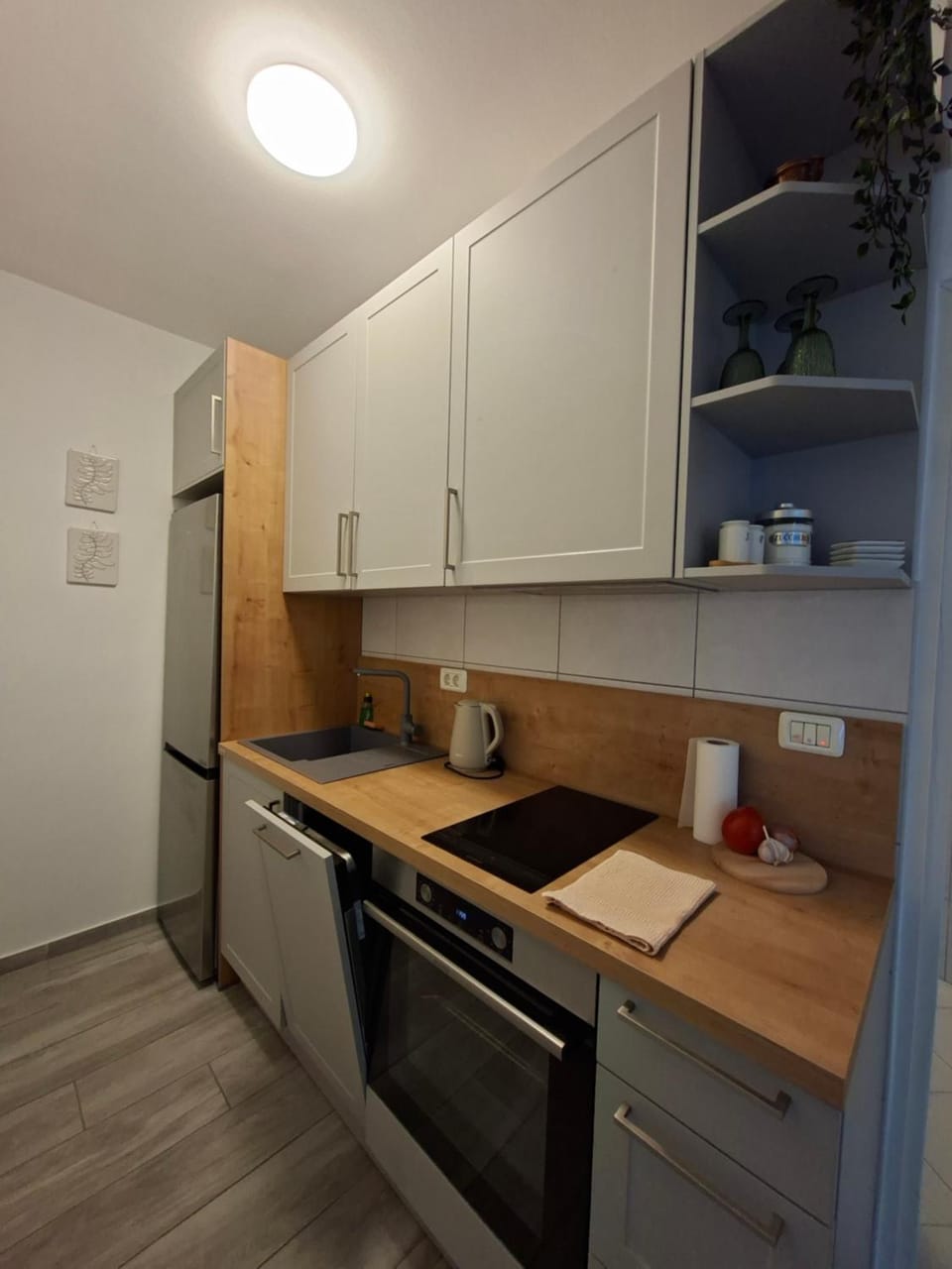 Kitchen or kitchenette, oven, stove