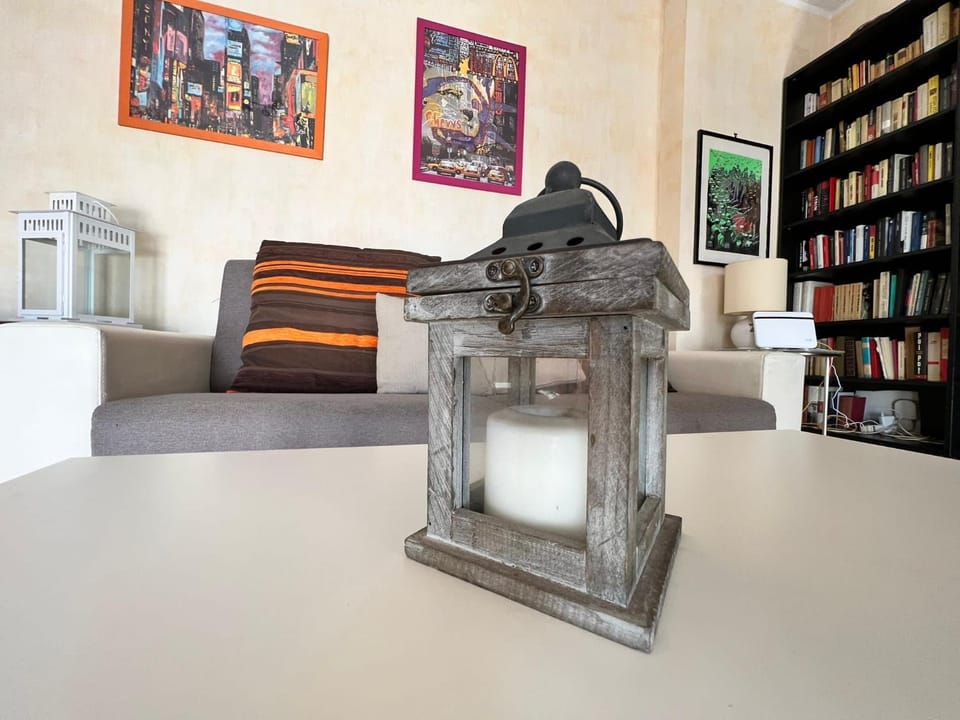 Library, Living room