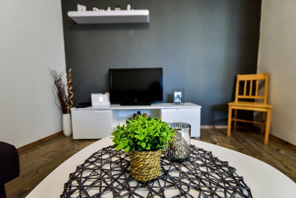 TV and multimedia, Living room, Decorative detail