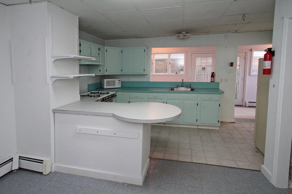 Kitchen or kitchenette
