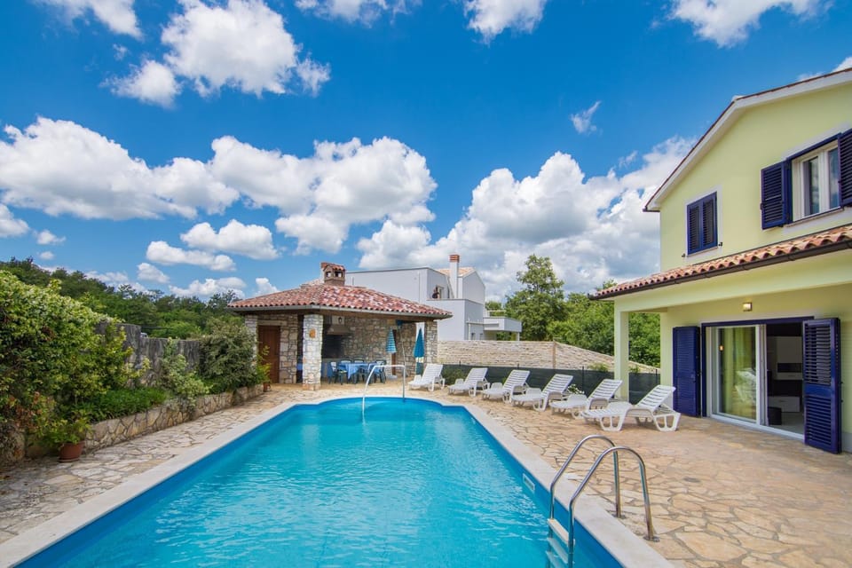 Swimming pool, Location, children, Family