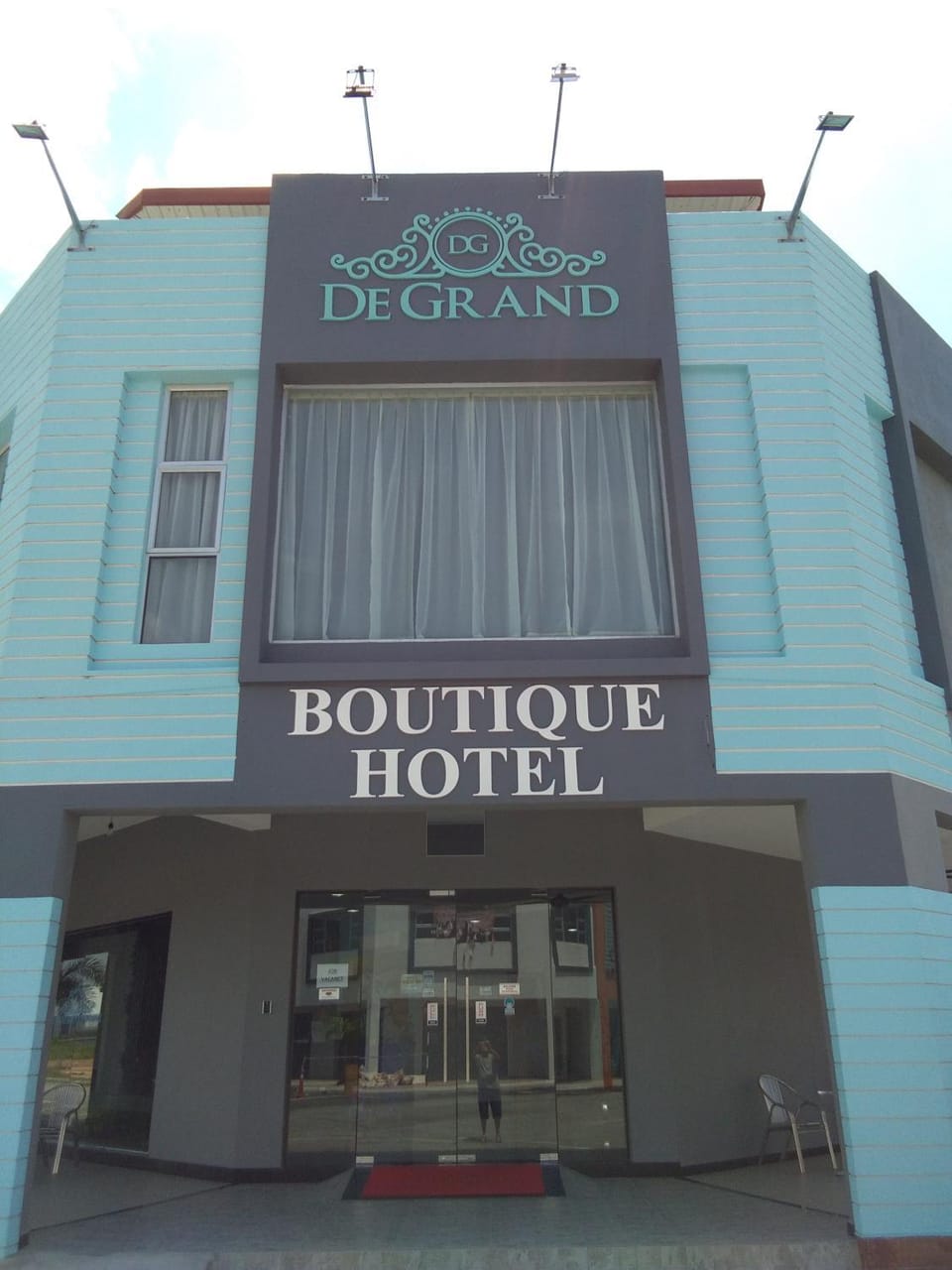 Facade/entrance
