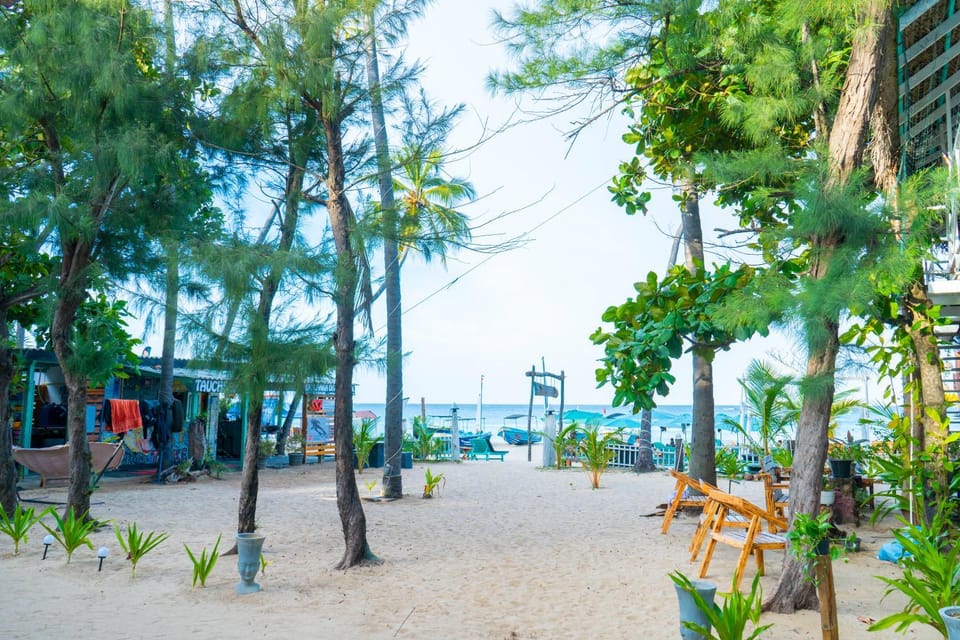 French Garden Regish Beachfront Hotel Bed and Breakfast in Sri Lanka