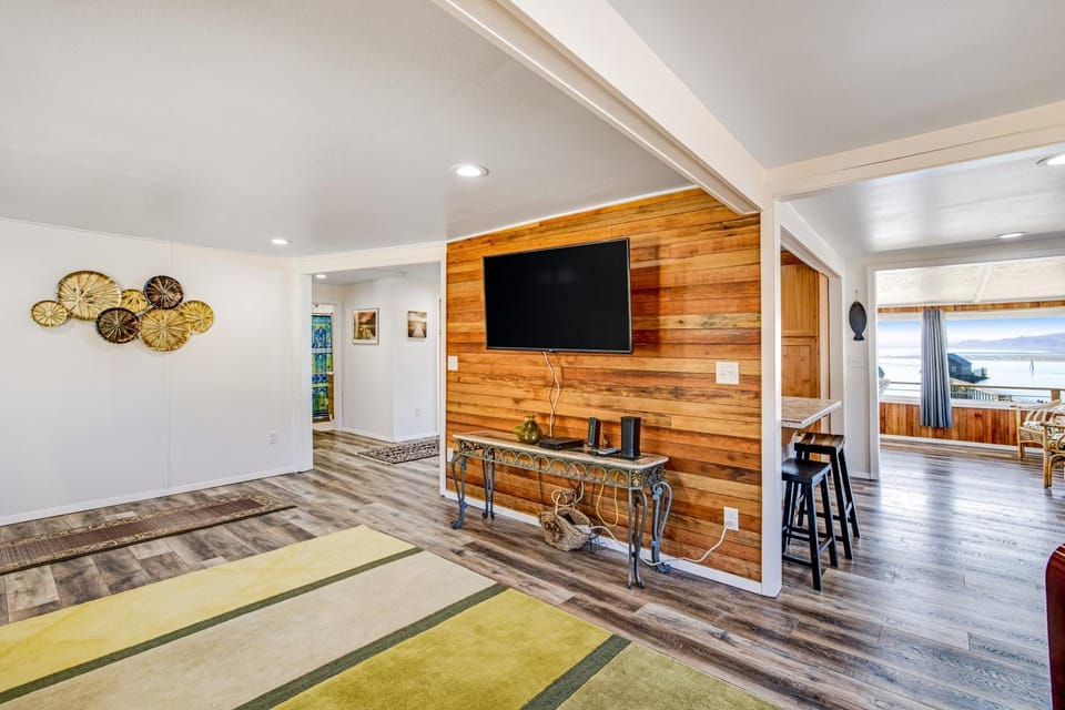 Fisherman's Dream Boat House House in Garibaldi