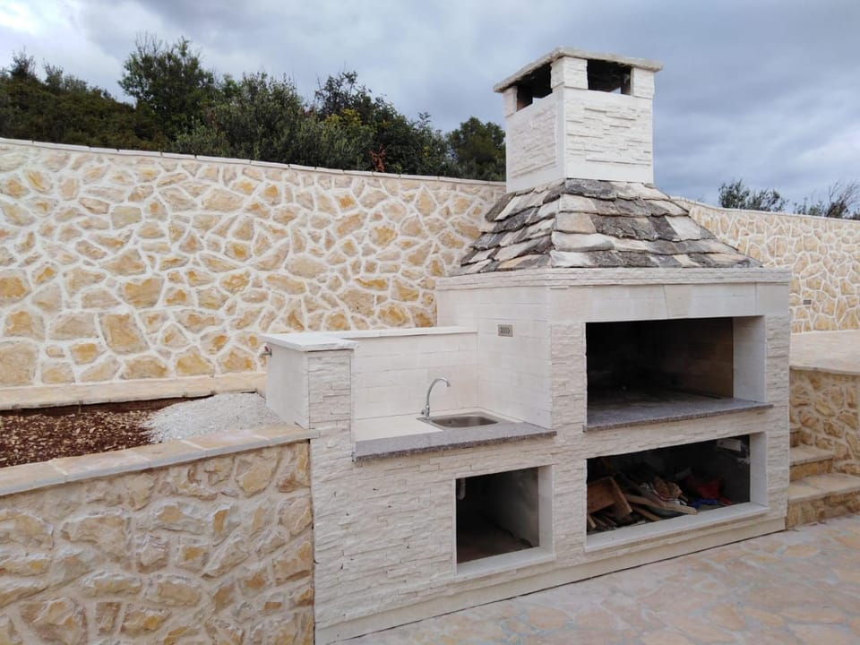 BBQ facilities, Balcony/Terrace